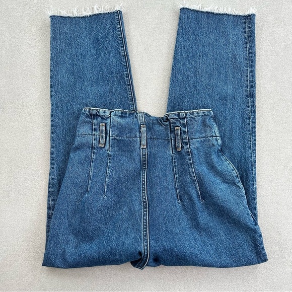 Abercrombie and Fitch Mom Jean. High Waist. Size 4/27. - Picture 5 of 9